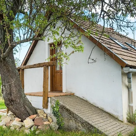 Birtok Mandula