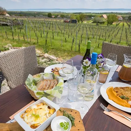 Lägenhet Birtok Mandula Apartmanhaz *