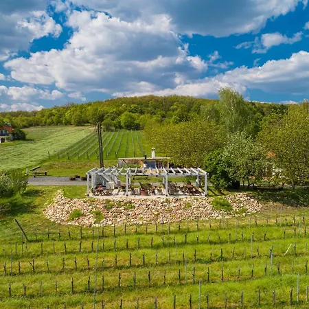 Birtok Mandula Apartmanhaz *