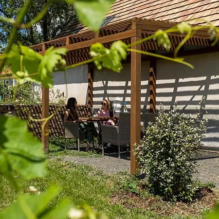 Birtok Mandula Apartmanhaz Lägenhet *