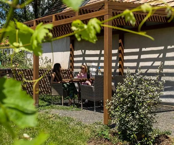 Birtok Mandula Apartmanhaz شقة *